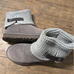 Women's UGG Shaina Boots size 11